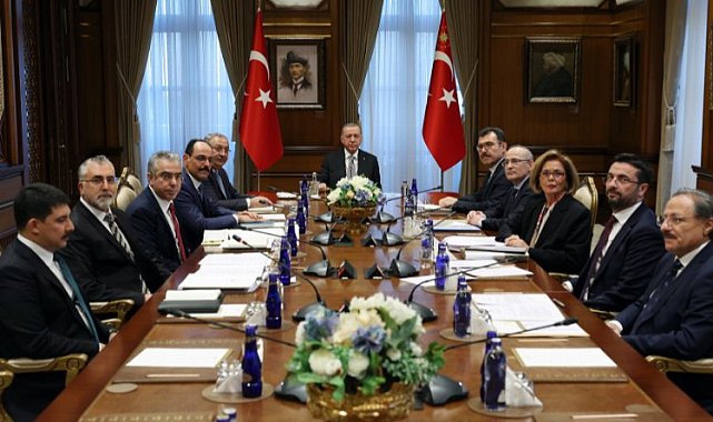 Politika Kurulları'nın vekilleri Külliye'de