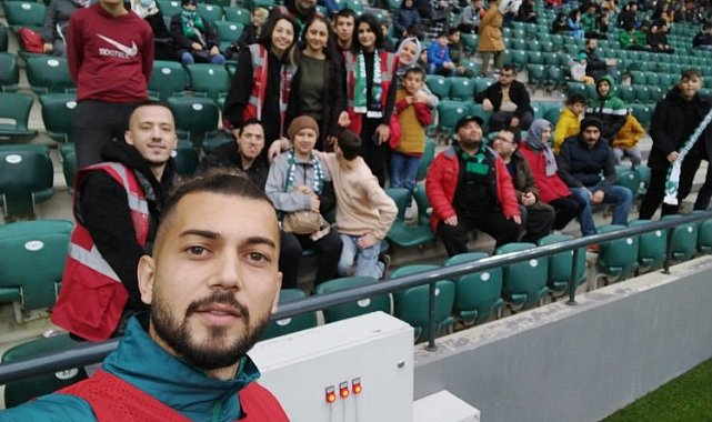 YADEV öğrencileri Kocaelispor'u tribünden destekledi