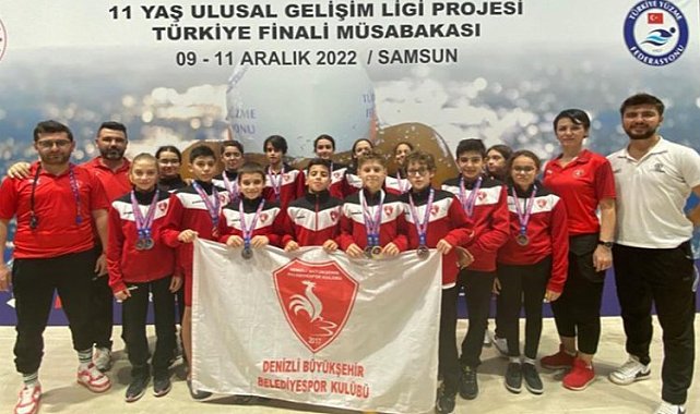 Yüzme Türkiye Şampiyonası'nda Denizli'ye 35 madalya