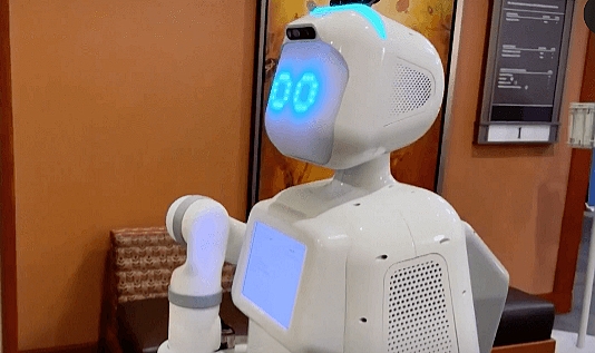 ABD'deki Bir Hastanede Robot Personel Görevde