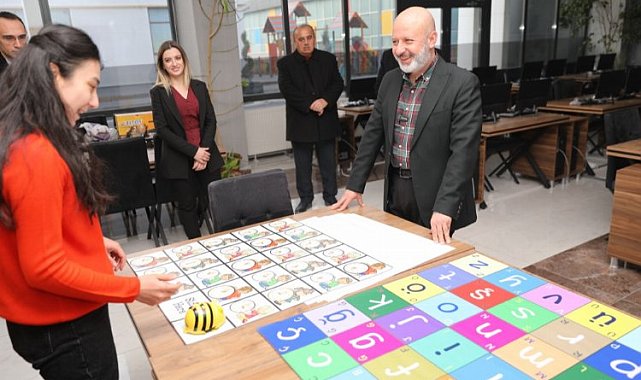 Ahmet Çolakbayrakdar'dan 'robotik' ziyaret