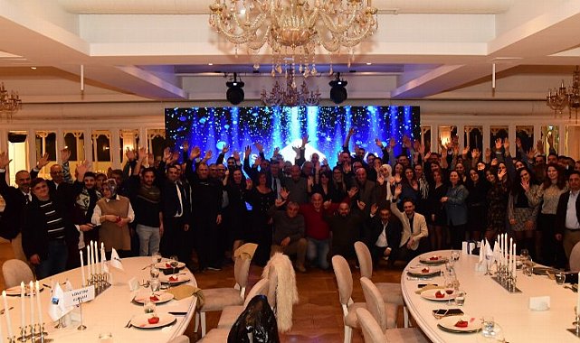 Akiş Boya'nın gurur gecesi