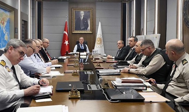 Bakan Akar'dan İsveç'e sert tepki!