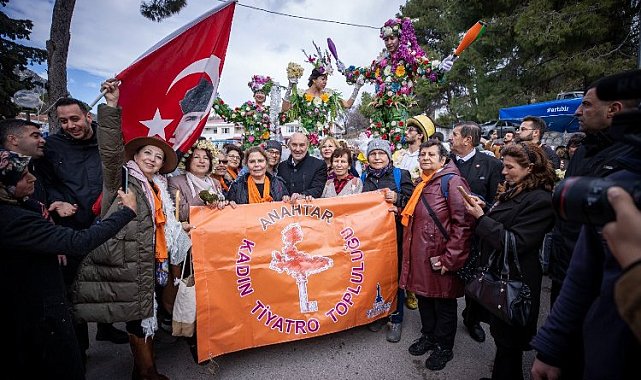 Başkan Soyer: "Baharın da siyasetin de yalancısına inanmayın"
