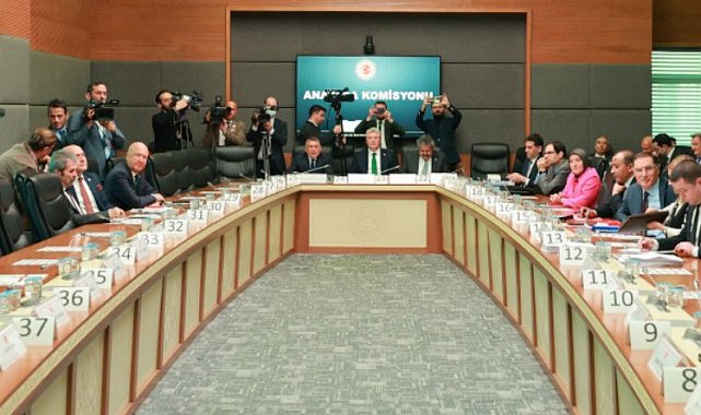 Başörtüsü teklifi komisyonda kabul edildi