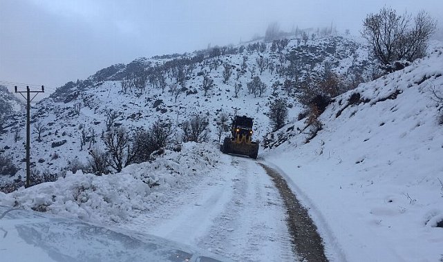 Batman Sason'da kardan kapanan köy yolları açılıyor