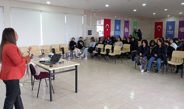 Bursa'da liseli gençler Büyükşehir kampında motive oluyor