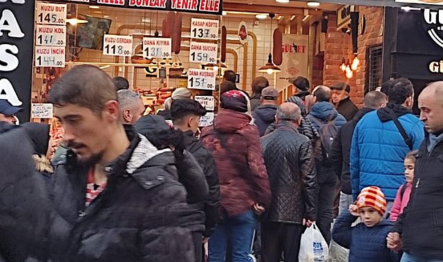 Bursa'da ucuz et kuyruğu