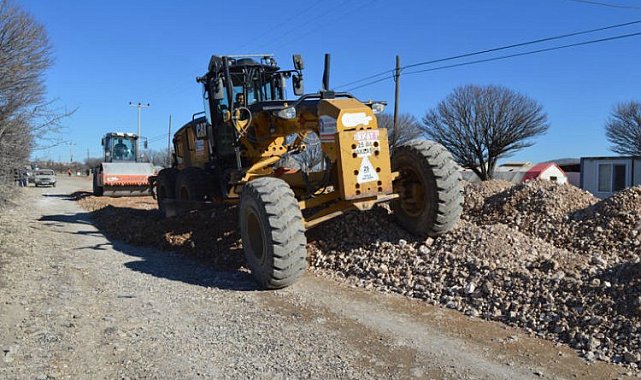Büyükşehir bozuk yolları konforlu hale getiriyor