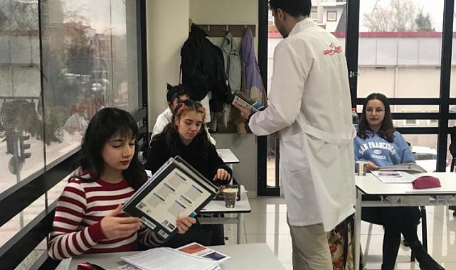 Çınar Akademi'den ara tatilde hediye test kitabı