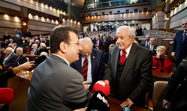 Duayen siyasetçilerden İmamoğlu'na destek ziyareti
