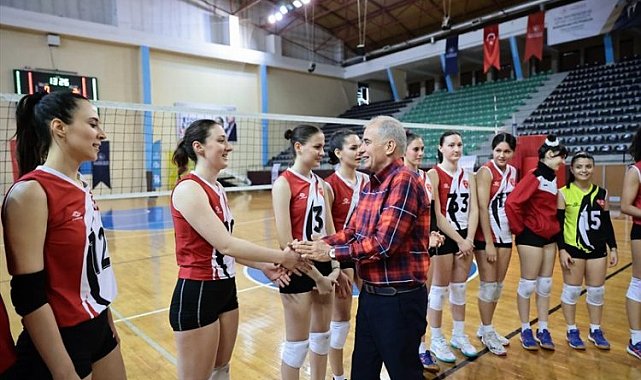 Filenin prenseslerine Başkan Zolan morali