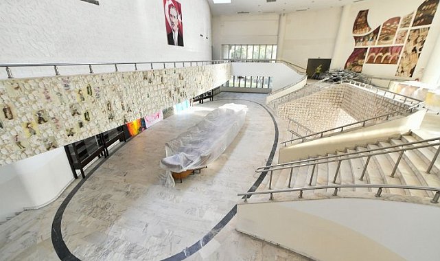 Gençlik Parkı Kültür Merkezi yenileniyor