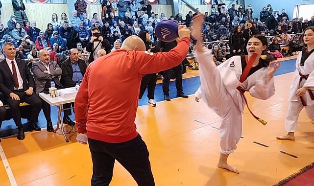 Gölcük'te 410 taekwandocu kuşak atladı