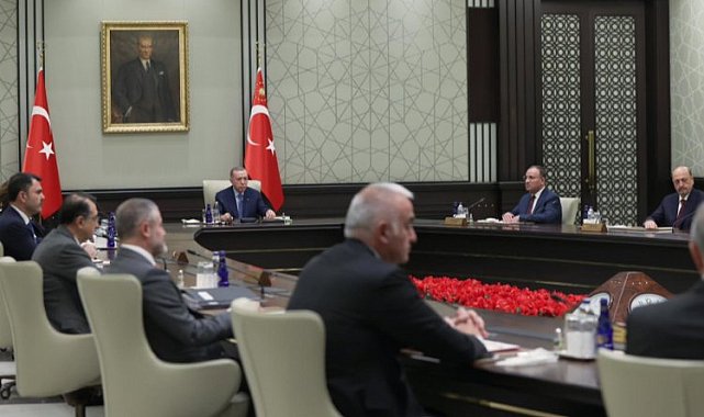 Gözler 'büyük yapılandırma' için Kabine'de
