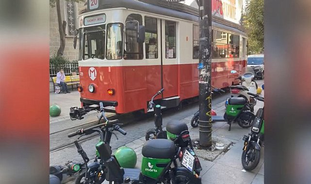 Kadıköy'de skuter isyanı! Skuterlar 'yaya hakkı' için toplanıyor