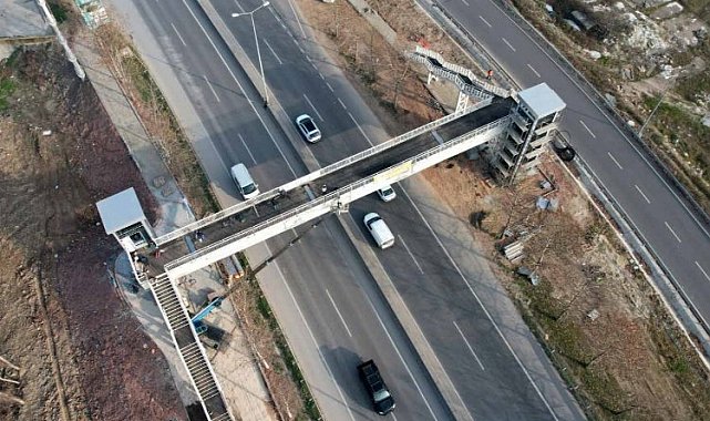 Kocaeli'de 44 metrelik üstgeçit bitmek üzere