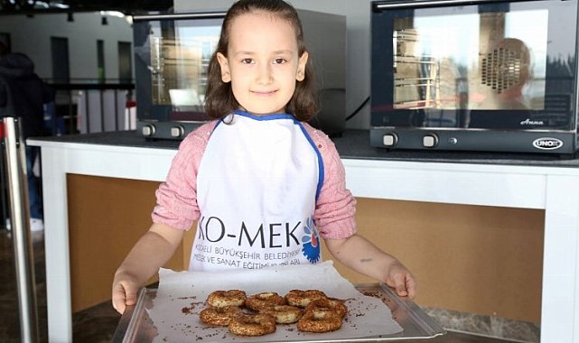 Kocaeli'nin minikleri 'kandil simidi' yaptı