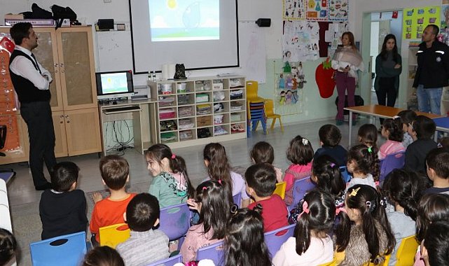 Manisa Yunusemre'de miniklere bilinçli su kullanma eğitimi