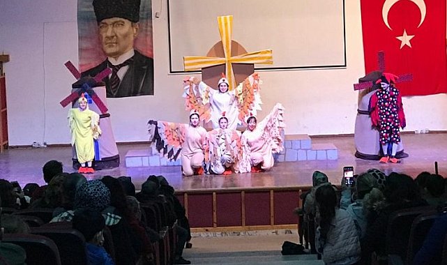 Manisa'da minikler 'Don Kişot' ile eğlendi