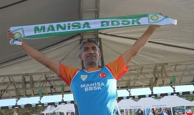Manisalı atlet kürsüyü bırakmıyor