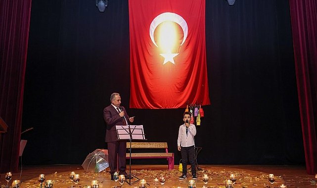 Mustafa Yalçın'dan 'vatan' şiiri