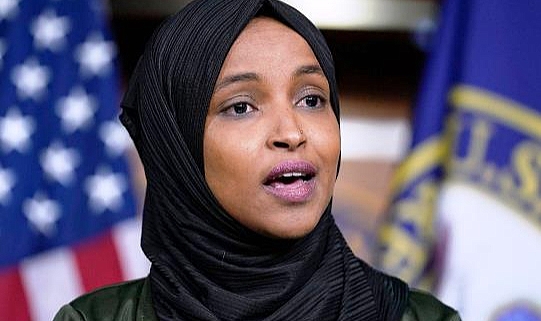 Omar, Biden'a Soruşturma Açılmasını İsteyenlerin İlk Sırasında