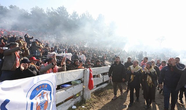 Onbinlerce deve tutkunu Efes Selçuk'ta buluştu
