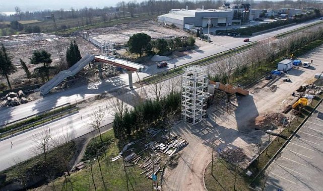 Ormanya üstgeçidinde çelik montaj