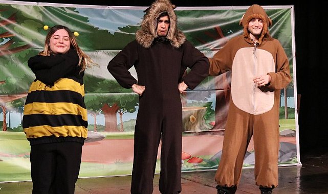 Sakarya'da minikler 'Arı Maya' ile eğlendi