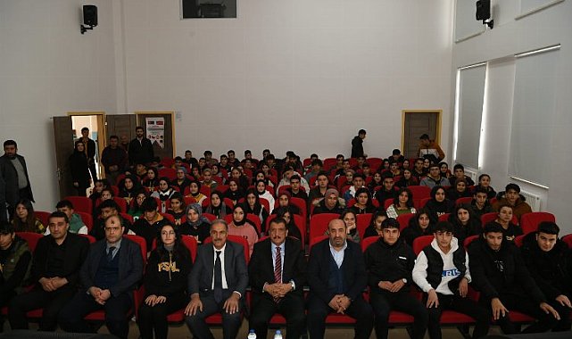 Selahattin Gürkan öğrencilerle buluştu