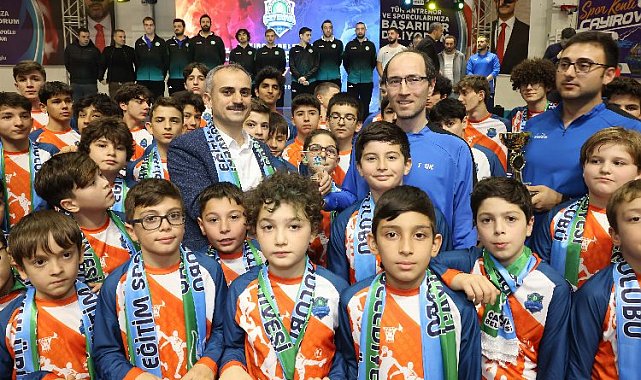 Spor kenti Çayırova'da onur gecesi