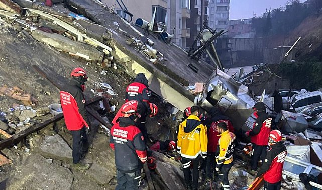 8 katlı apartmanın enkazından 28 saat sonra kurtarıldı