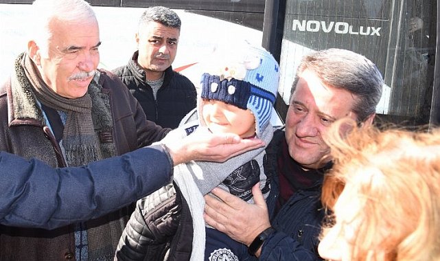Büyükşehir depremzedeleri Manisa'ya taşıyor