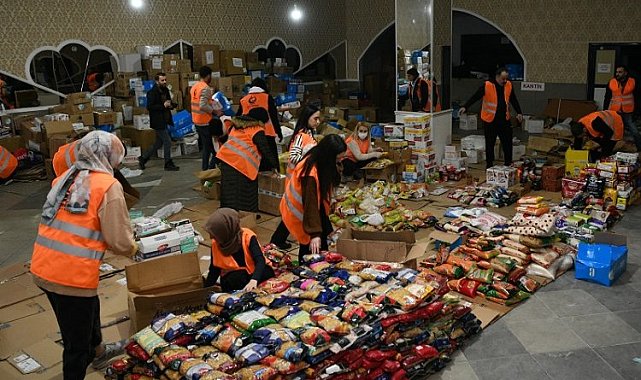 Çayırova'nın 'Sevince'si depremzedelere yardımı sürdürüyor