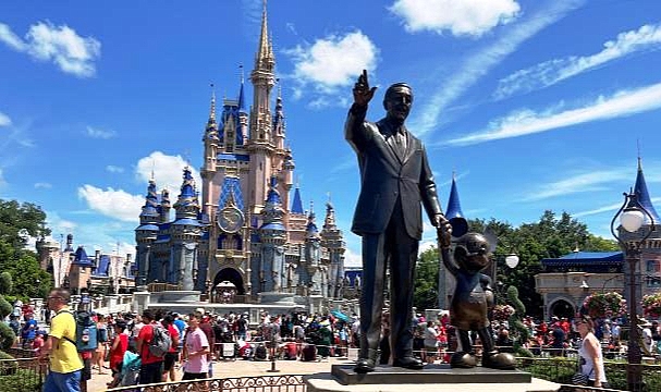 Florida'da ki Walt Disney'in "özerkliği" Feshedildi