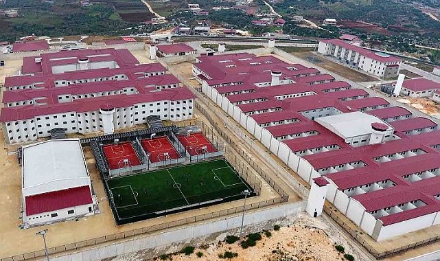 Hatay'da cezaevinden firar girişimi: 12 hükümlüden 3'ü öldü