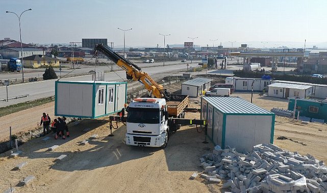 Hatay'da Konya'nın ilk konteynerleri yerleştiriliyor