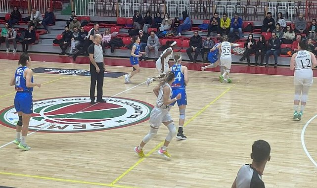 İzmit'in Perileri galibiyet serisini sürdürüyor
