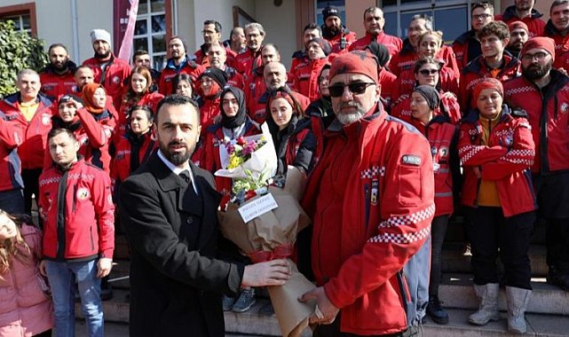 Kahraman ekibe Bursa dönüşü İnegöl'de özel karşılama