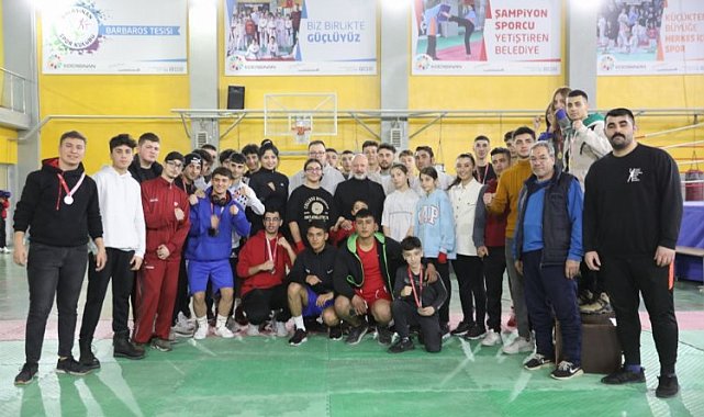 Kayseri Kocasinan'da sporcular tek yumruk