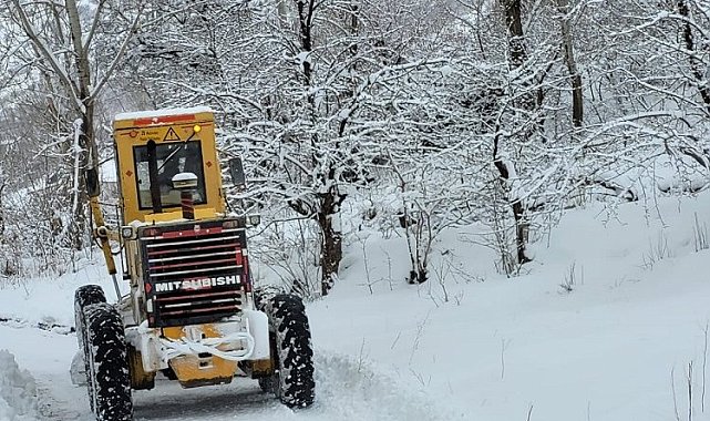 Kayseri'de Büyükşehirden kar mesaisi