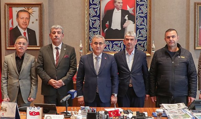 Kütahya'da otobüsçüler kazançlarını AFAD'a bağışladı