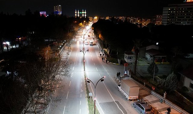 Manisa Büyükşehir'den aydınlatma çalışması