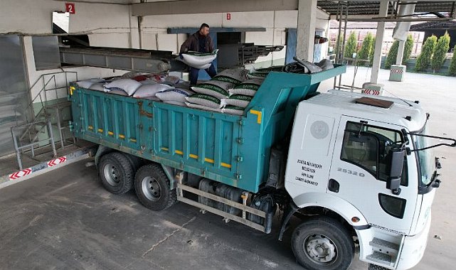 Manisa'dan 50 ton yem bölgeye gönderildi