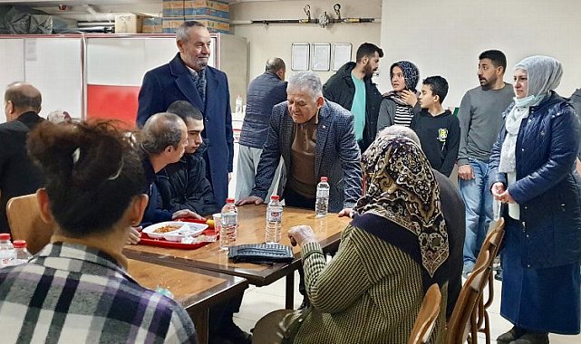 Memduh Büyükkılıç depremzedelerle buluştu