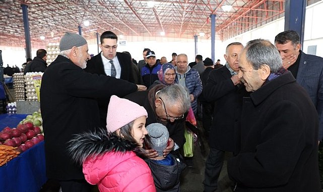 Memduh Büyükkılıç pazarcılarla buluştu