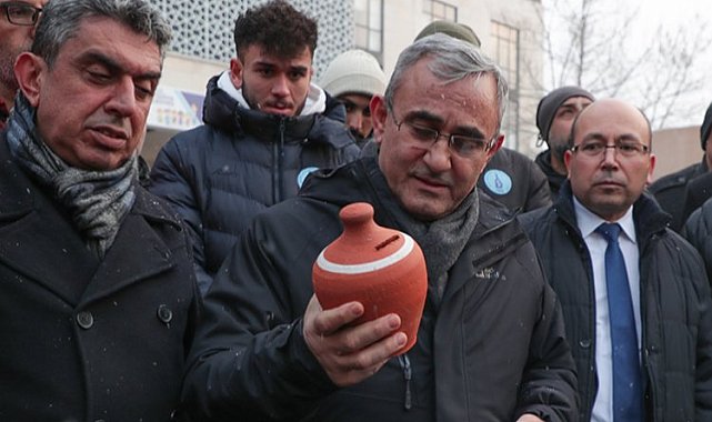 Minik Belinay kumbarasını Kütahya'dan depremzedelere yolladı