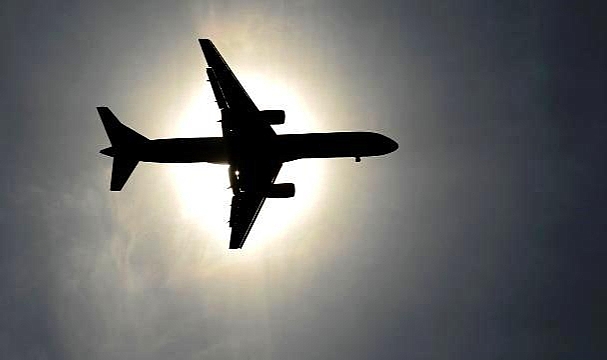 Yolcu Uçağı Okyanusa Çakılmaktan Son Anda Kurtuldu