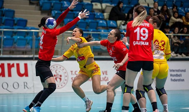 A Milli Kadın Hentbolcular Kuzey Makedonya'yı yendi